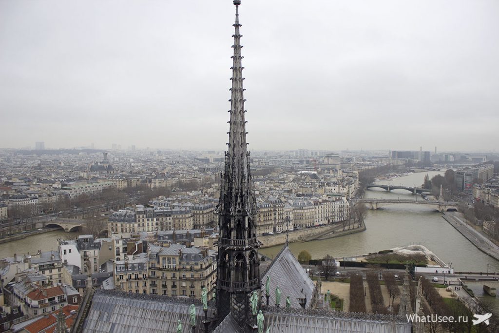 Вид на Париж со смотровой площадки собора