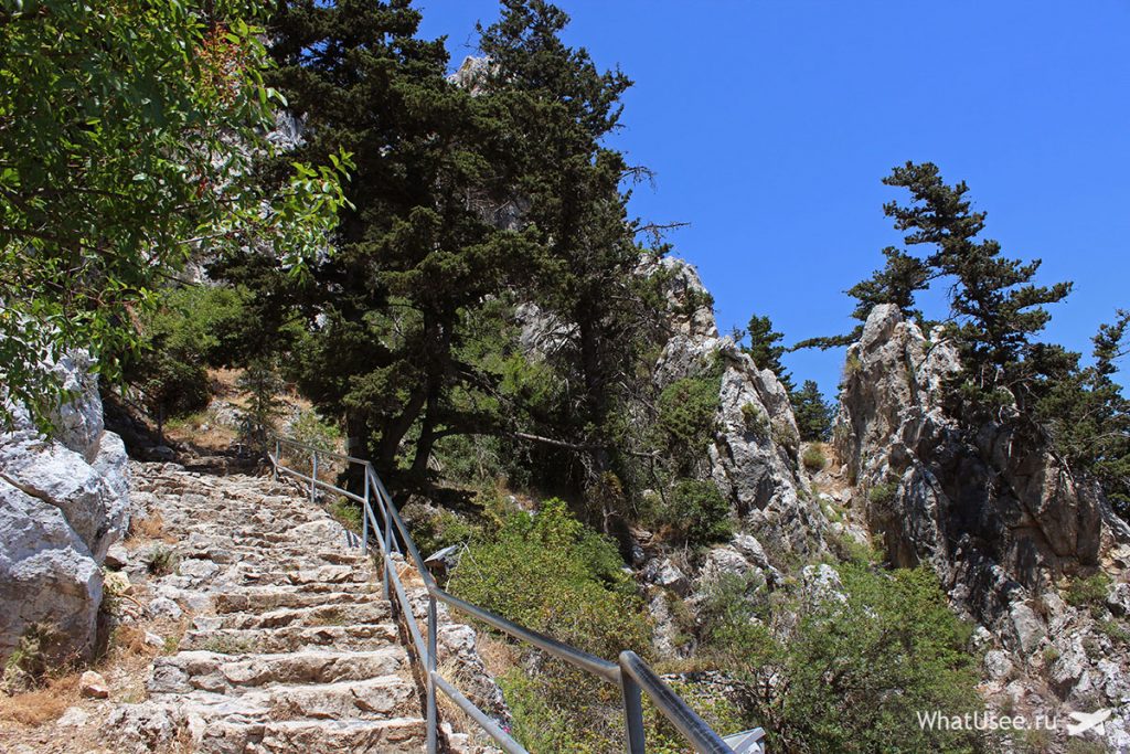 Подъём к замку Святого Иллариона на Кипре
