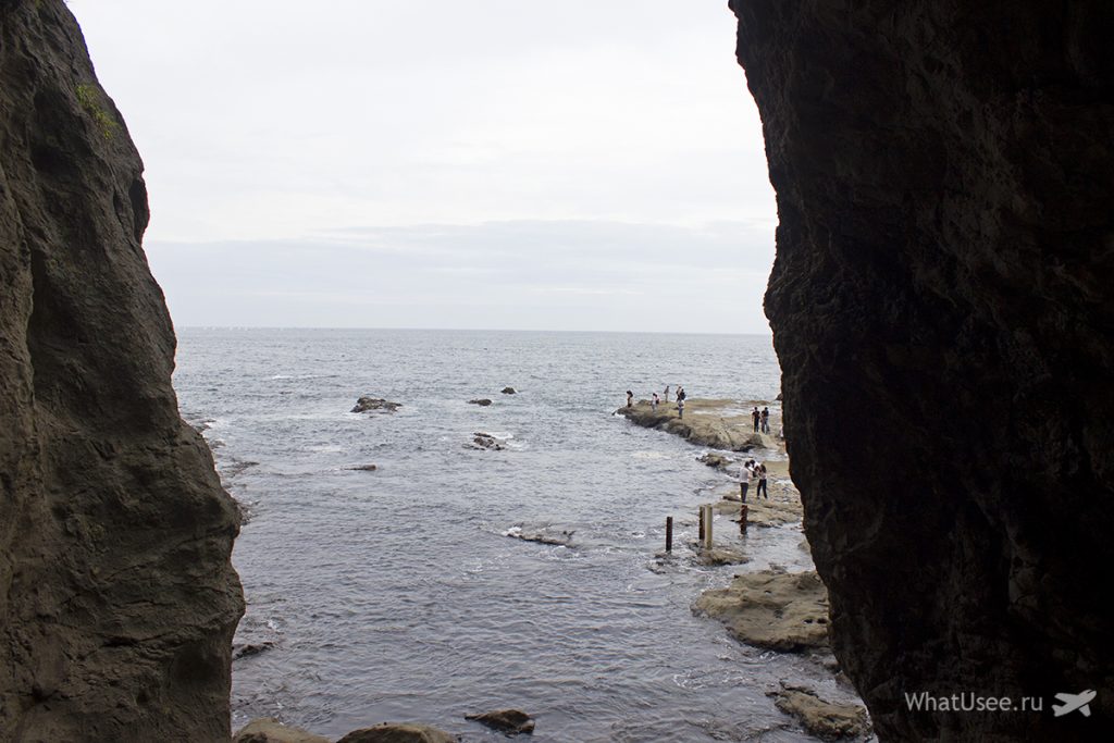 Пещеры Еnoshima Iwaya Caves