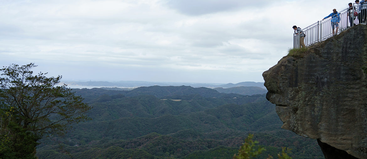 Гора Нокогирияма и гигантский Будда
